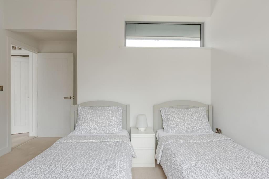 Modern City Centre House With Free Parking Кэнтербари Экстерьер фото