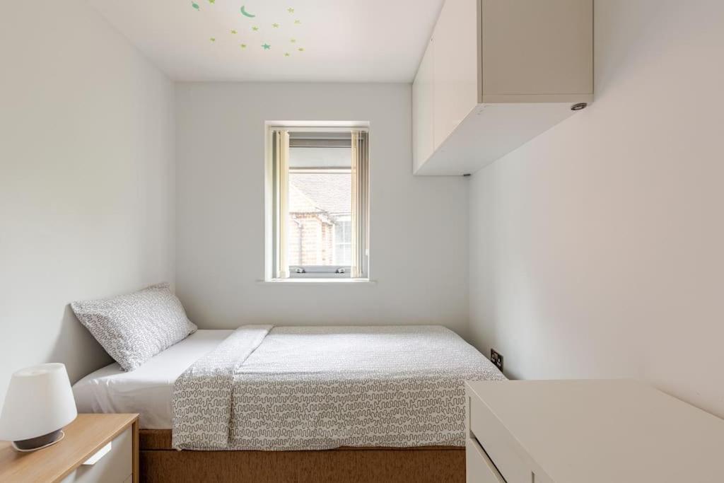 Modern City Centre House With Free Parking Кэнтербари Экстерьер фото